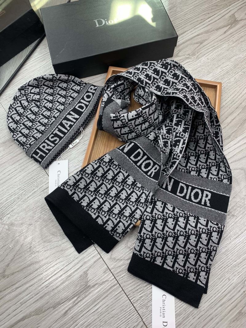 Christian Dior Caps Scarfs